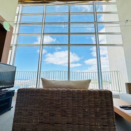 The Beach Tower Okinawa Тятан Экстерьер фото