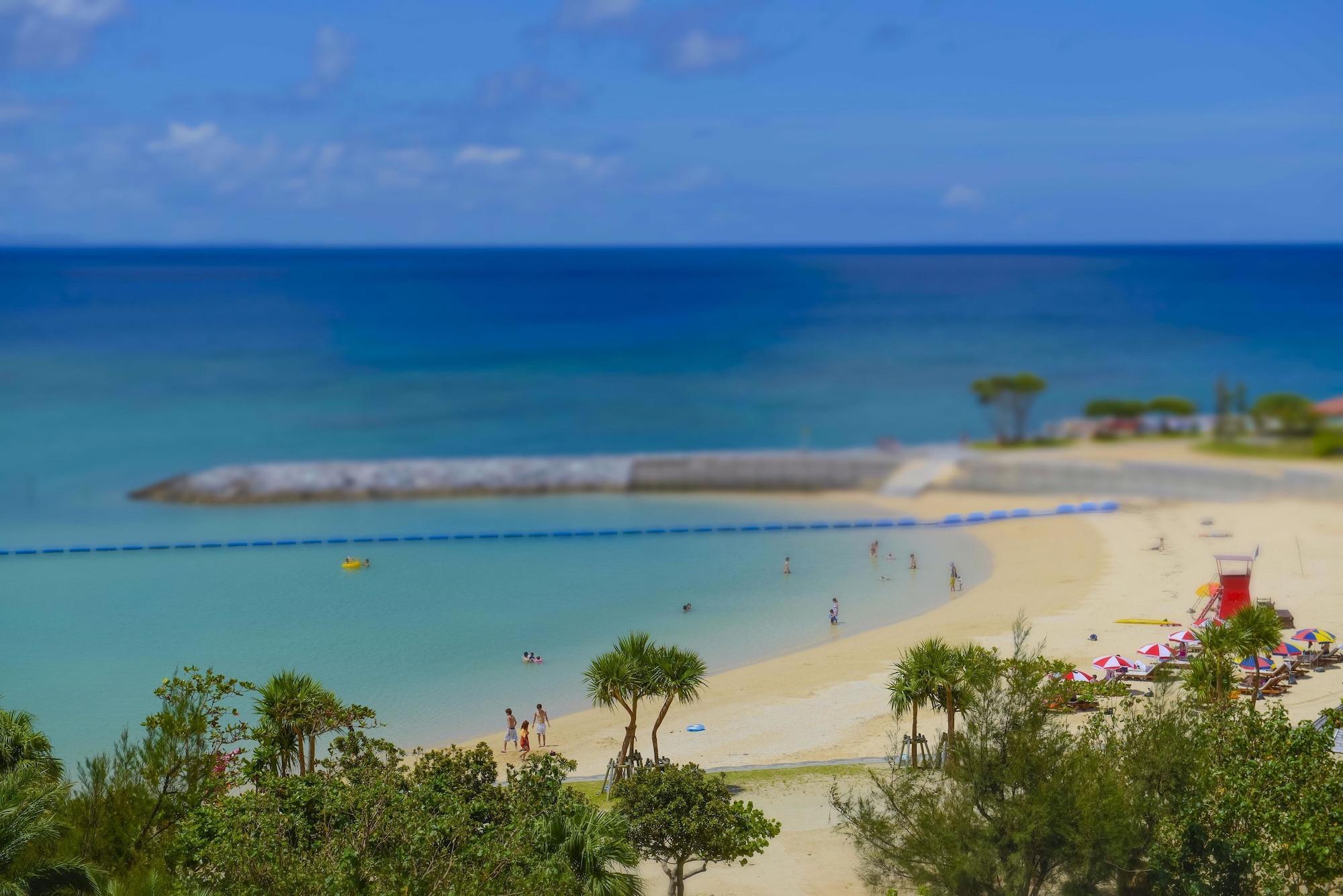 The Beach Tower Okinawa Тятан Экстерьер фото