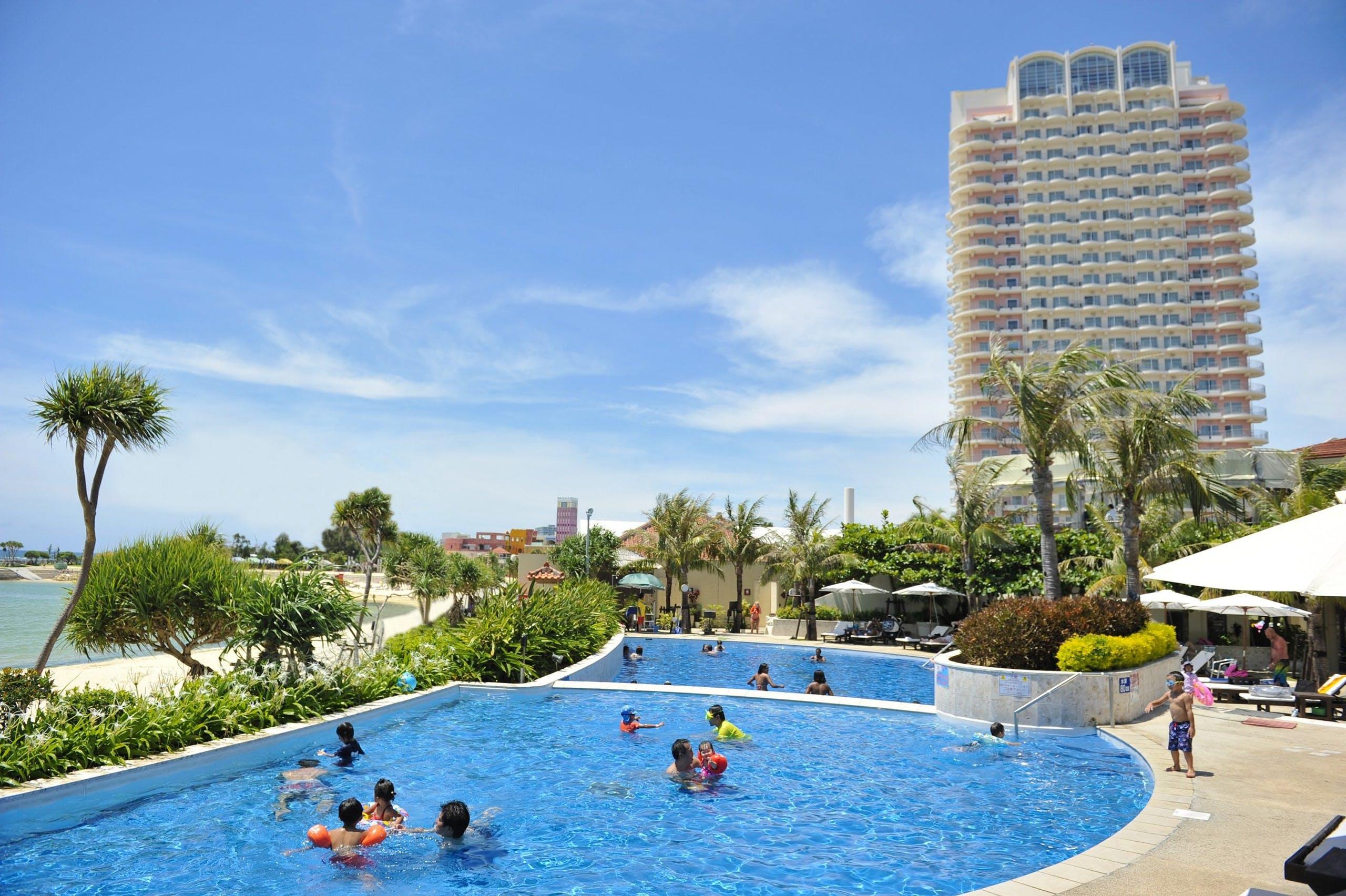 The Beach Tower Okinawa Тятан Экстерьер фото