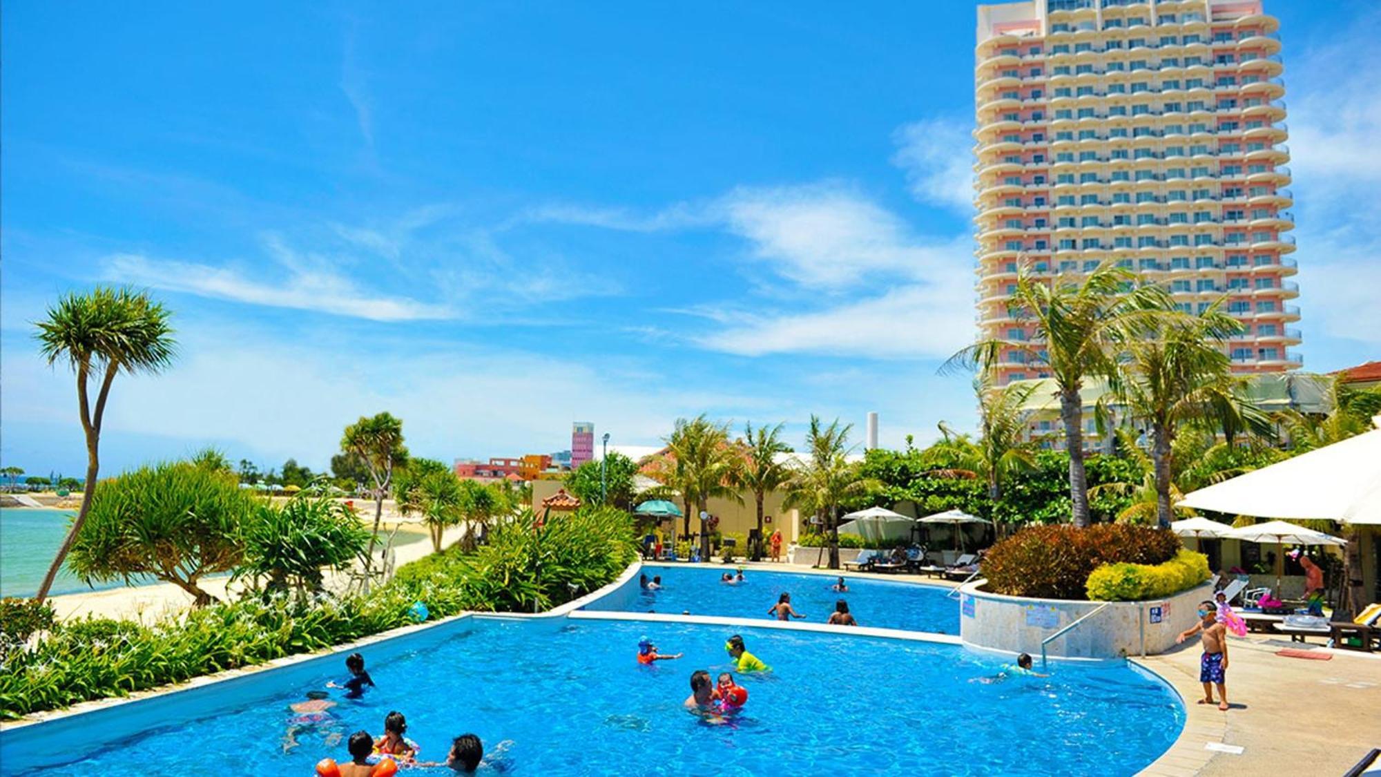 The Beach Tower Okinawa Тятан Экстерьер фото