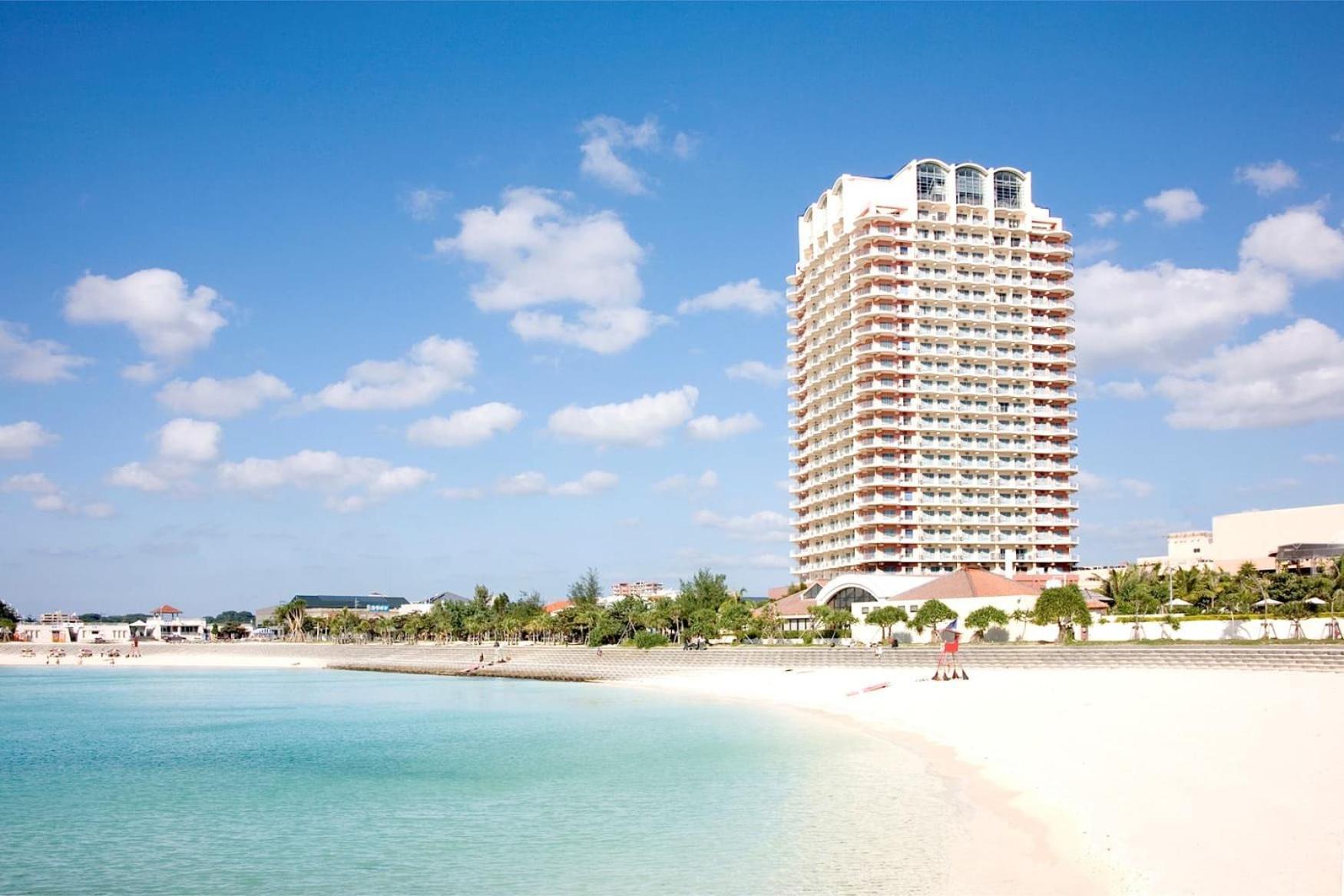 The Beach Tower Okinawa Тятан Экстерьер фото