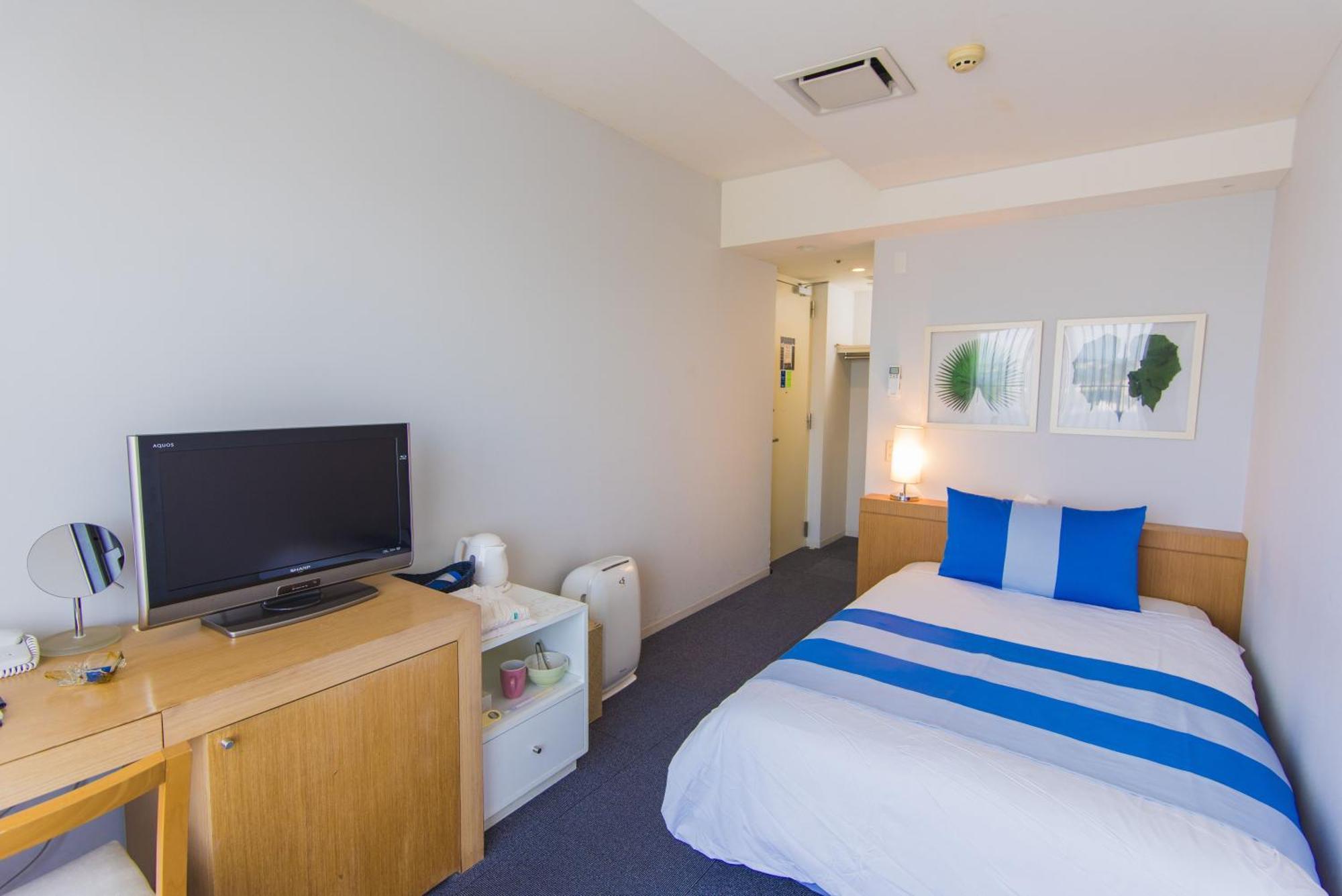 The Beach Tower Okinawa Тятан Экстерьер фото